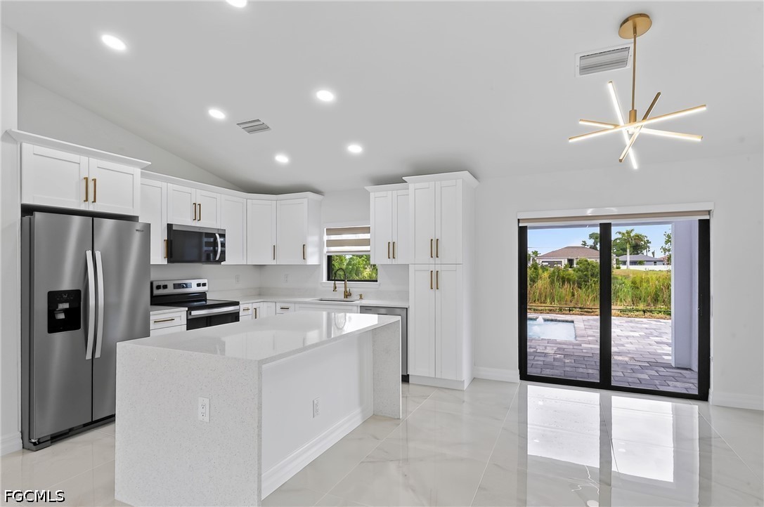 3 Bed Pool Home for Sale in Cape Coral, photo 7
