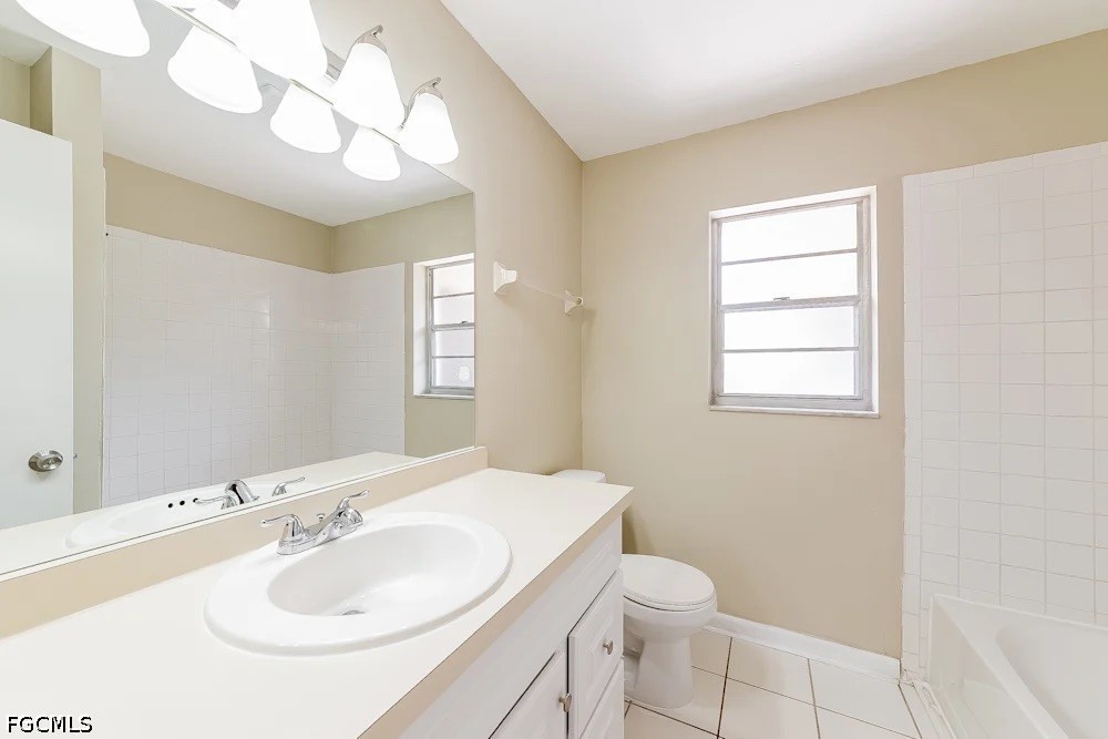 3 Bed SingleFamilyResidence for Sale in Sarasota, photo 7