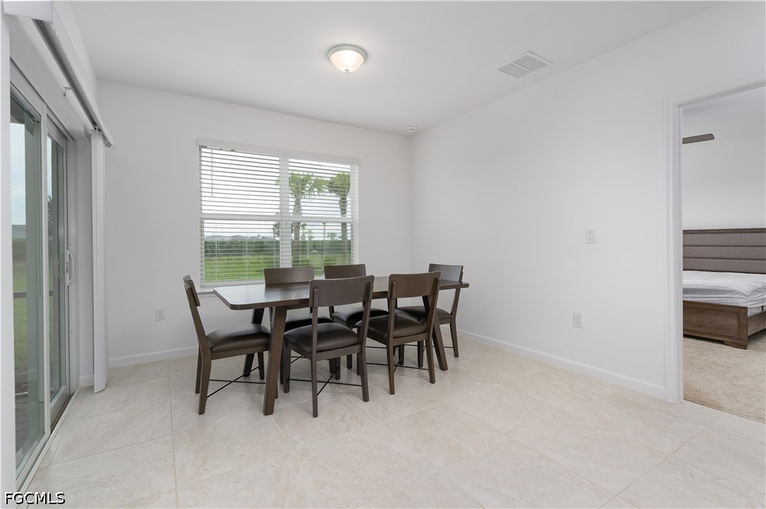 3 Bed SingleFamilyResidence for Sale in Northridge, photo 7