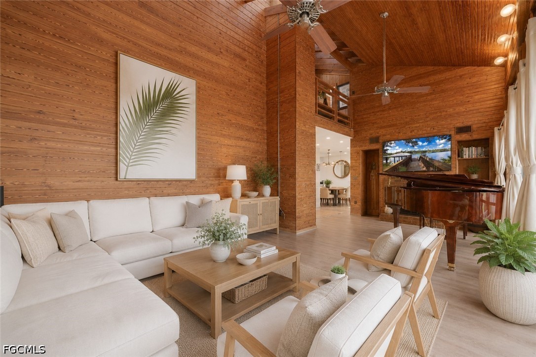 4 Bed Waterfront Home for Sale in Labelle, photo 7