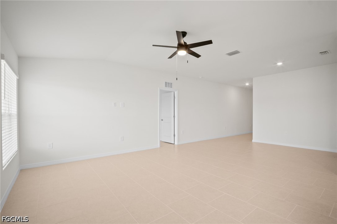 3 Bed SingleFamilyResidence for Sale in Crane Landing, photo 7