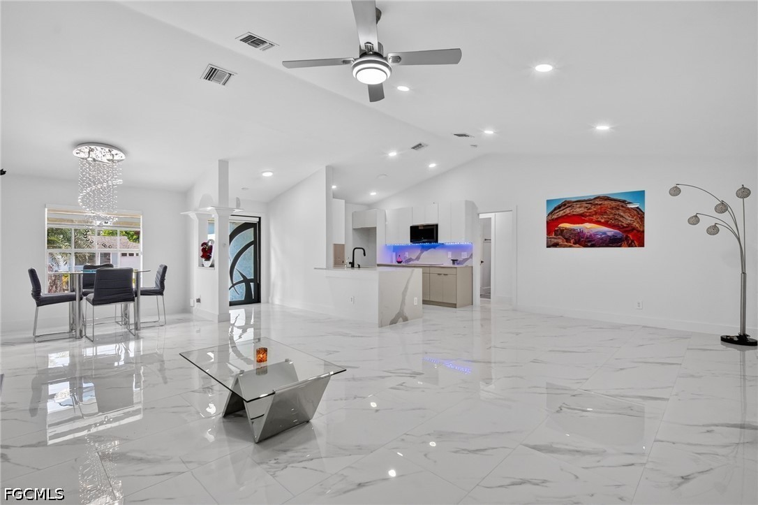 3 Bed SingleFamilyResidence for Sale in Lehigh Acres, photo 7