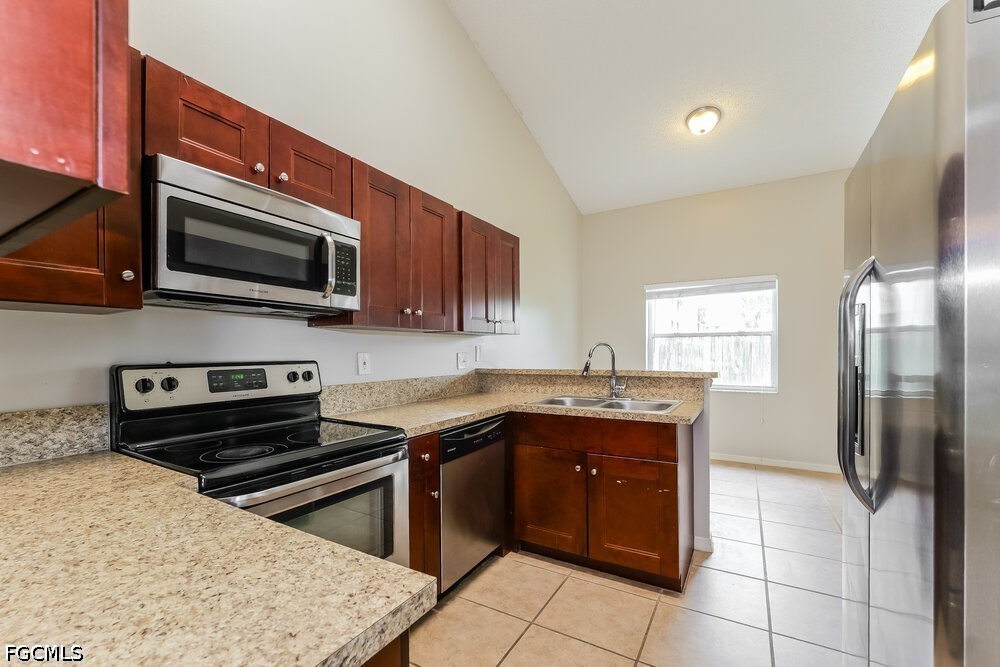 3 Bed SingleFamilyResidence for Sale in West Palm Beach, photo 7