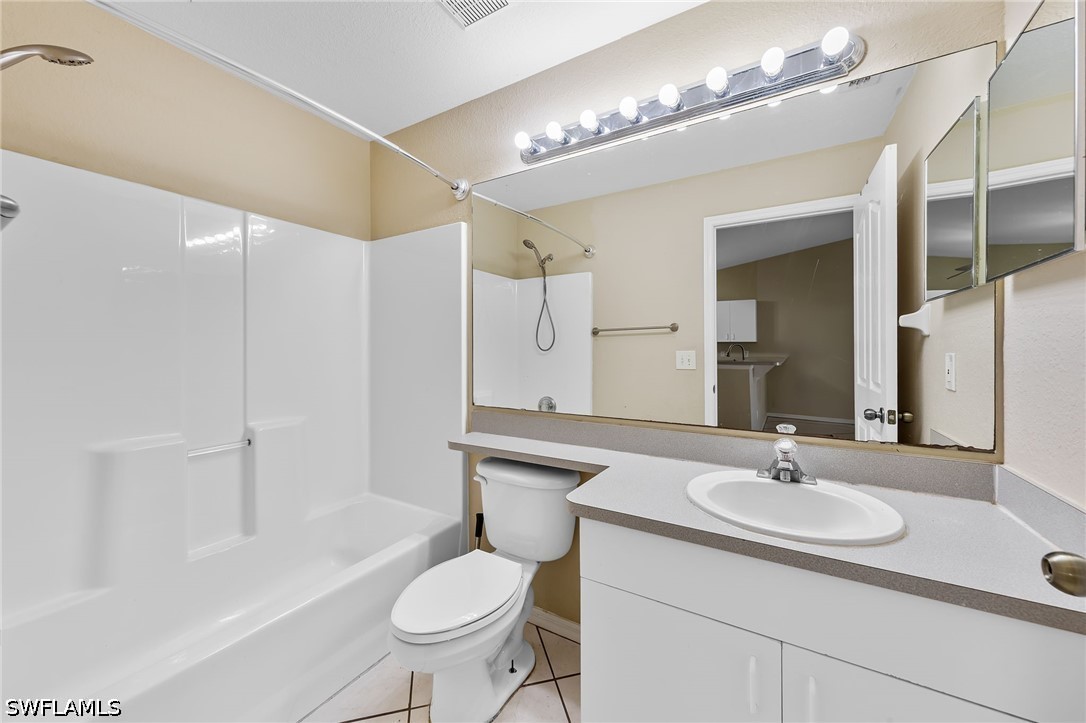 3 Bed Duplex for Sale in Cape Coral, photo 7