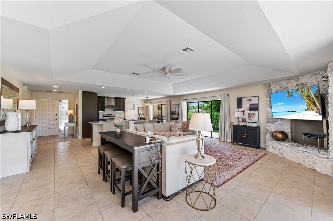 3 Bed SingleFamilyResidence for Sale in Spanish Wells, photo 7