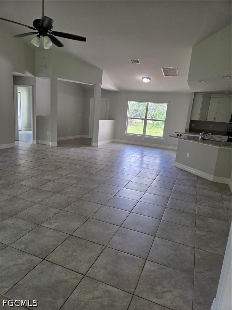 4 Bed SingleFamilyResidence for Sale in Lehigh Acres, photo 7