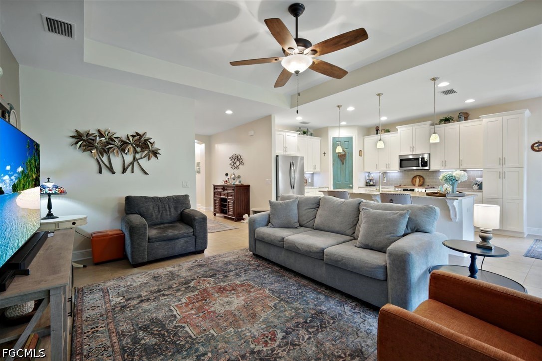 3 Bed SingleFamilyResidence for Sale in Banyan Bay, photo 7