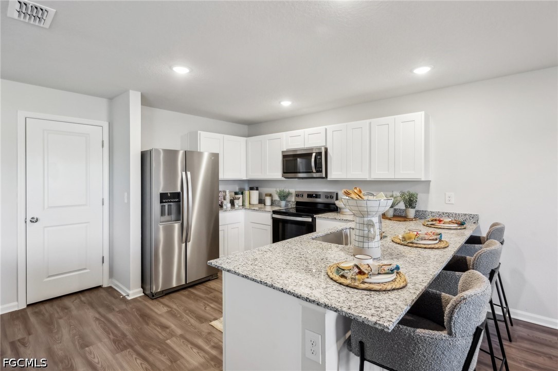 3 Bed SingleFamilyResidence for Sale in Lehigh Acres, photo 7