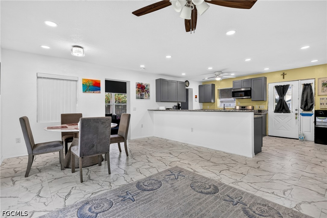 2 Bed SingleFamilyResidence for Sale in Port Charlotte, photo 7