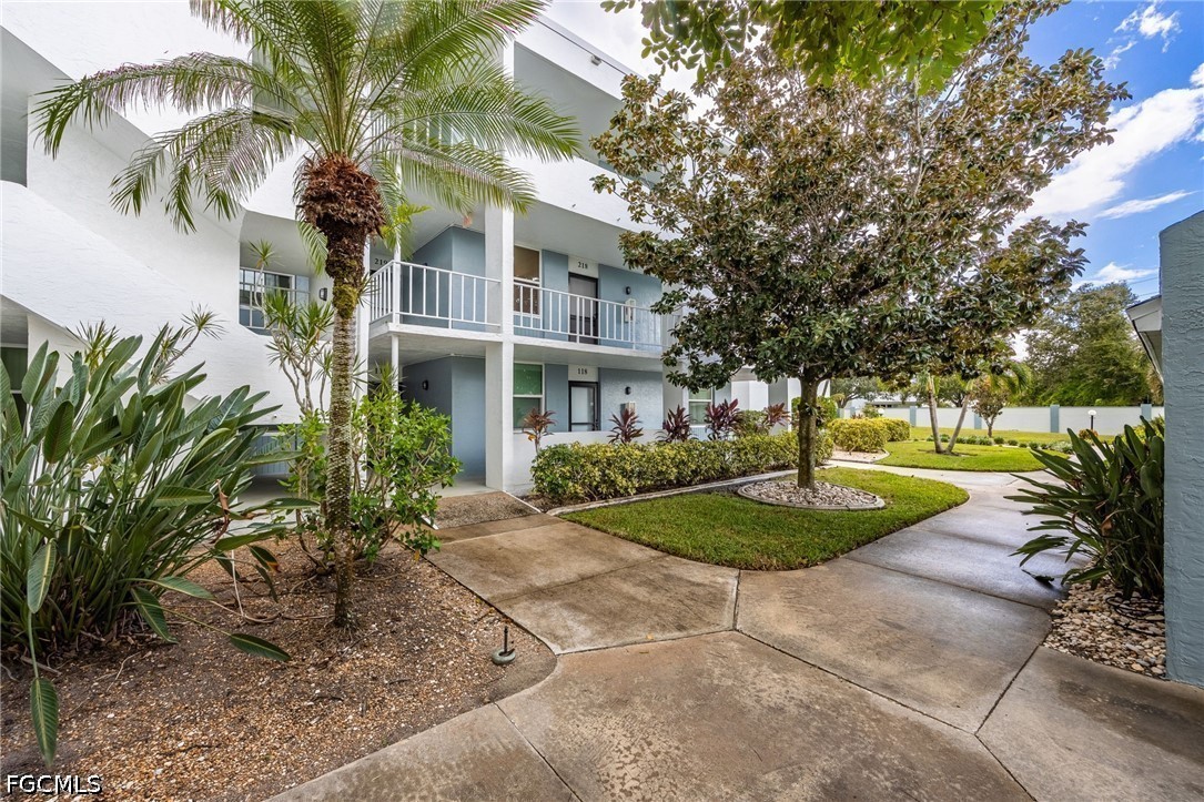 2 Bed Condominium for Sale in Fort Myers, photo 7