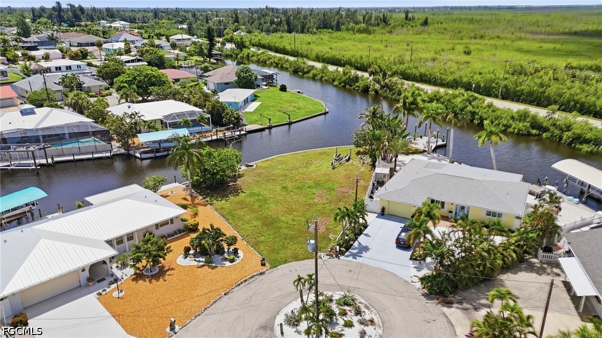Waterfront Home for Sale in Matlacha Isles, photo 7
