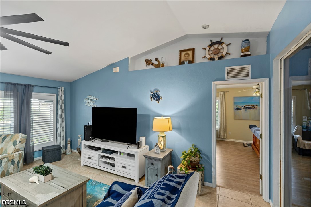 3 Bed SingleFamilyResidence for Sale in Cape Coral, photo 7
