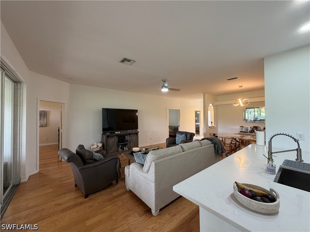 2 Bed SingleFamilyResidence for Sale in Naples, photo 7