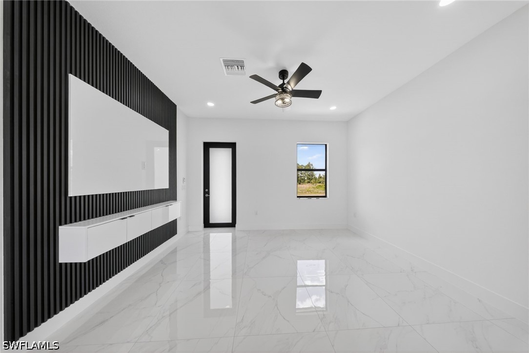 3 Bed SingleFamilyResidence for Sale in Lehigh Acres, photo 7