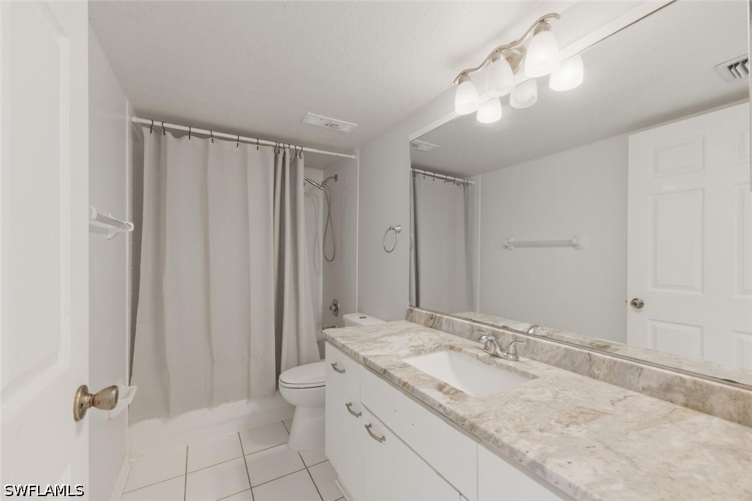 3 Bed Condominium for Sale in Crescent Gardens, photo 7