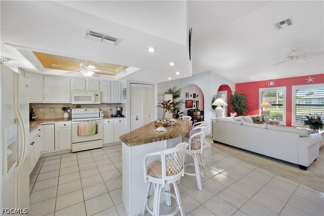3 Bed Pool Home for Sale in Cape Coral, photo 7