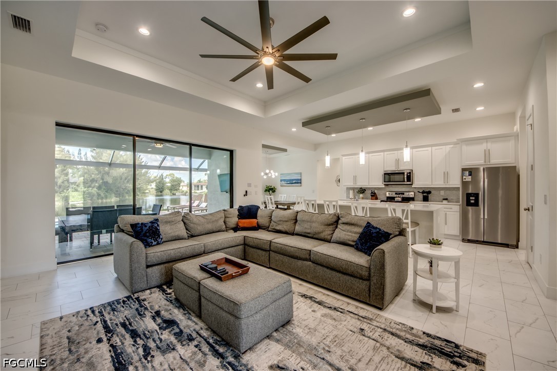 3 Bed Pool Home for Sale in Cape Coral, photo 7