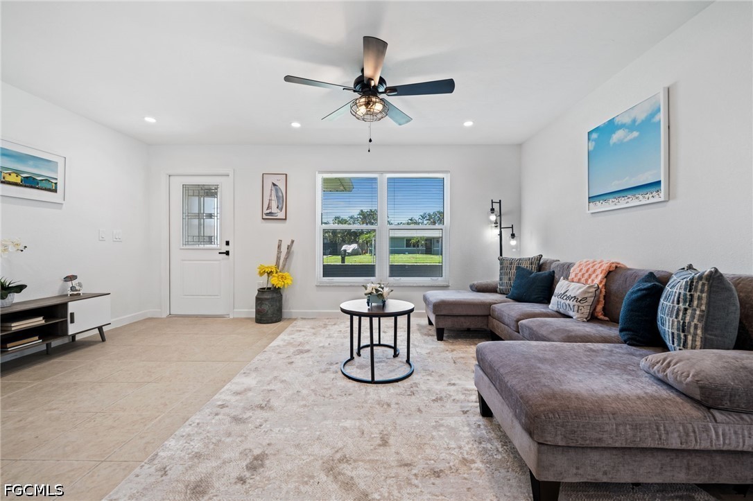 3 Bed Pool Home for Sale in Fort Myers, photo 7