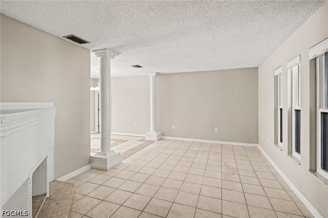 3 Bed Pool Home for Sale in Cape Coral, photo 7