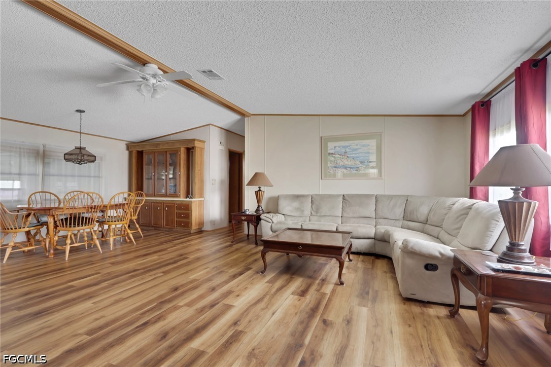 2 Bed ManufacturedHome for Sale in Tamiami Village, photo 7