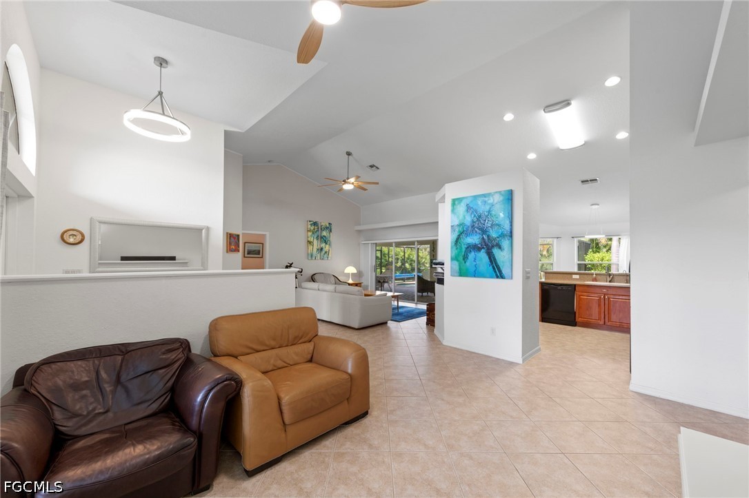3 Bed Pool Home for Sale in Cape Coral, photo 7