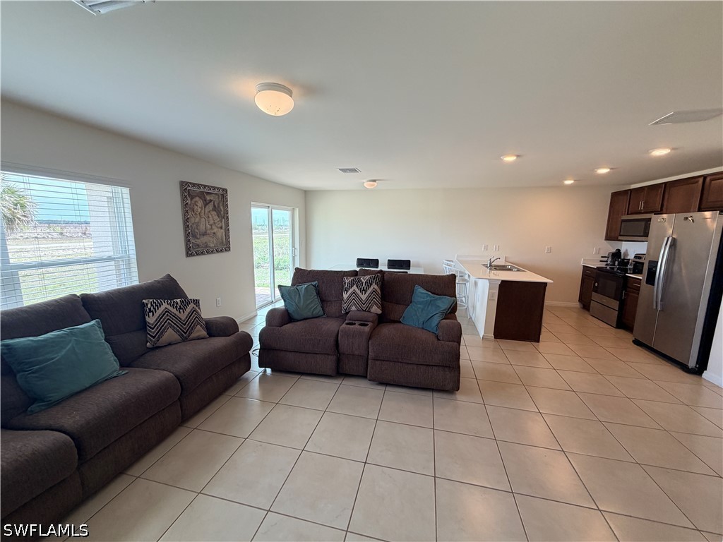 4 Bed SingleFamilyResidence for Sale in Banyan Village, photo 7