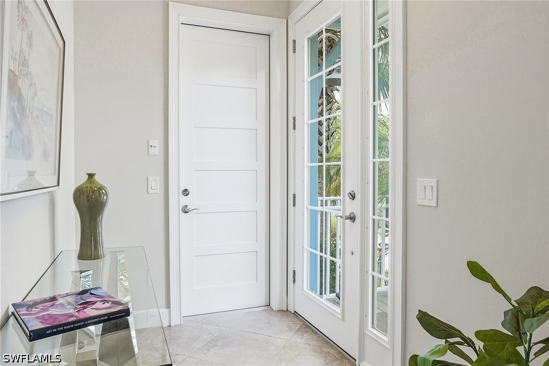 2 Bed Waterfront Home for Sale in Naples, photo 7