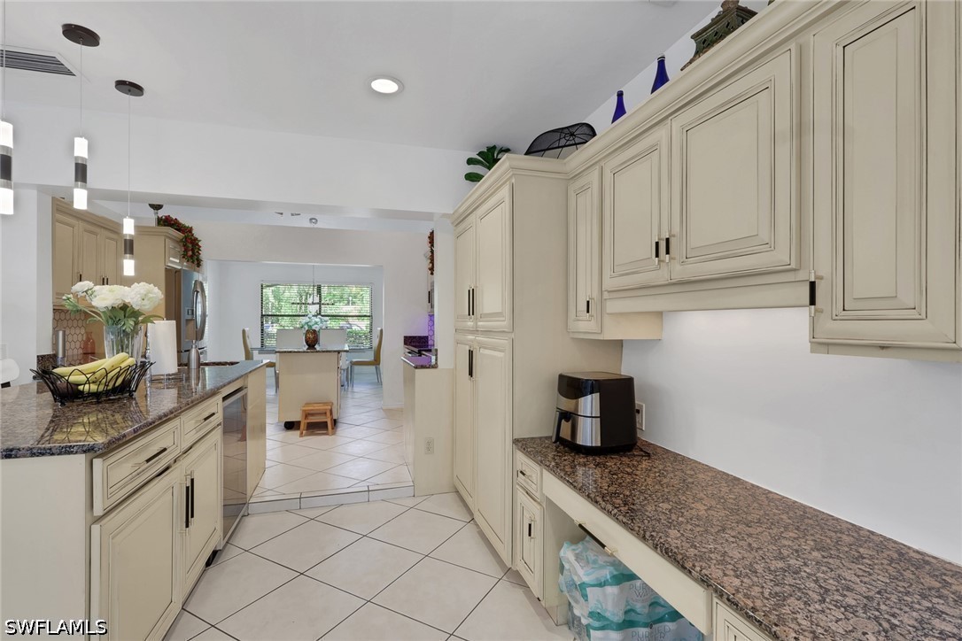 3 Bed Pool Home for Sale in Kings Lake, photo 7