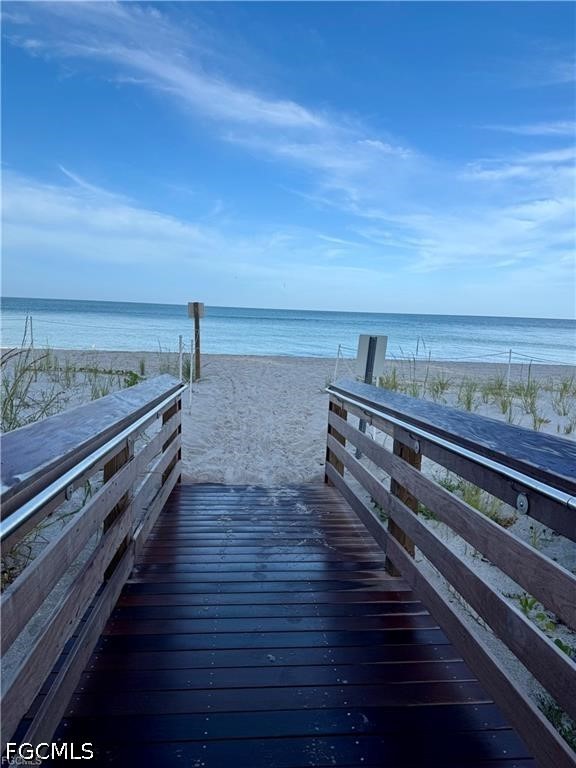 1 Bed Waterfront Home for Sale in Naples, photo 7
