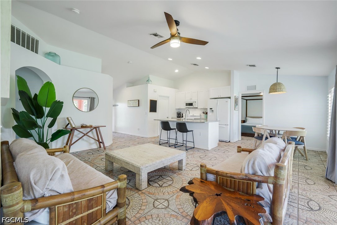 3 Bed SingleFamilyResidence for Sale in Cape Coral, photo 7