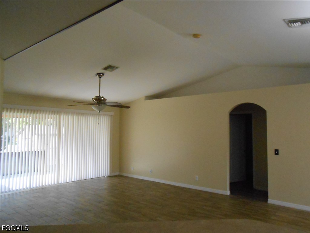 3 Bed SingleFamilyResidence for Sale in Lehigh Acres, photo 7