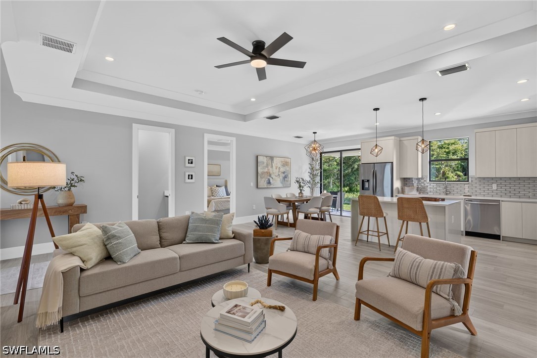 3 Bed SingleFamilyResidence for Sale in Naples, photo 7