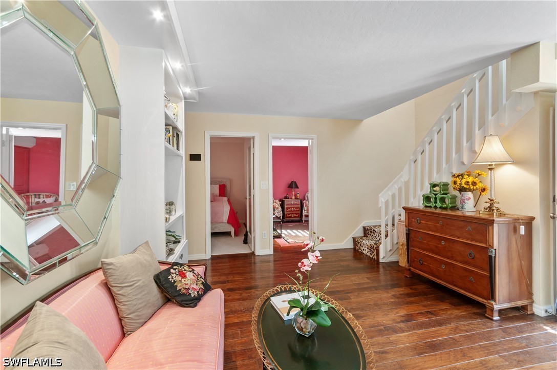 2 Bed Detached for Sale in Naples, photo 7