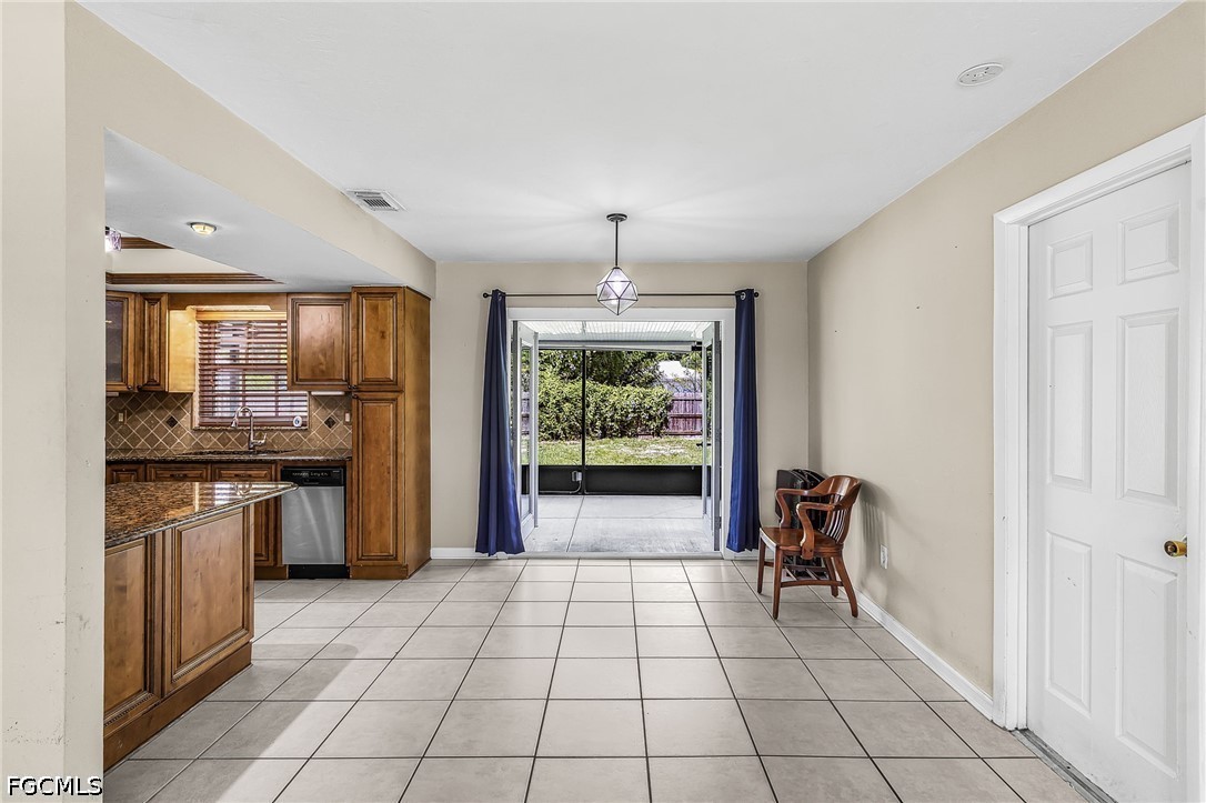 3 Bed SingleFamilyResidence for Sale in Fort Myers, photo 7