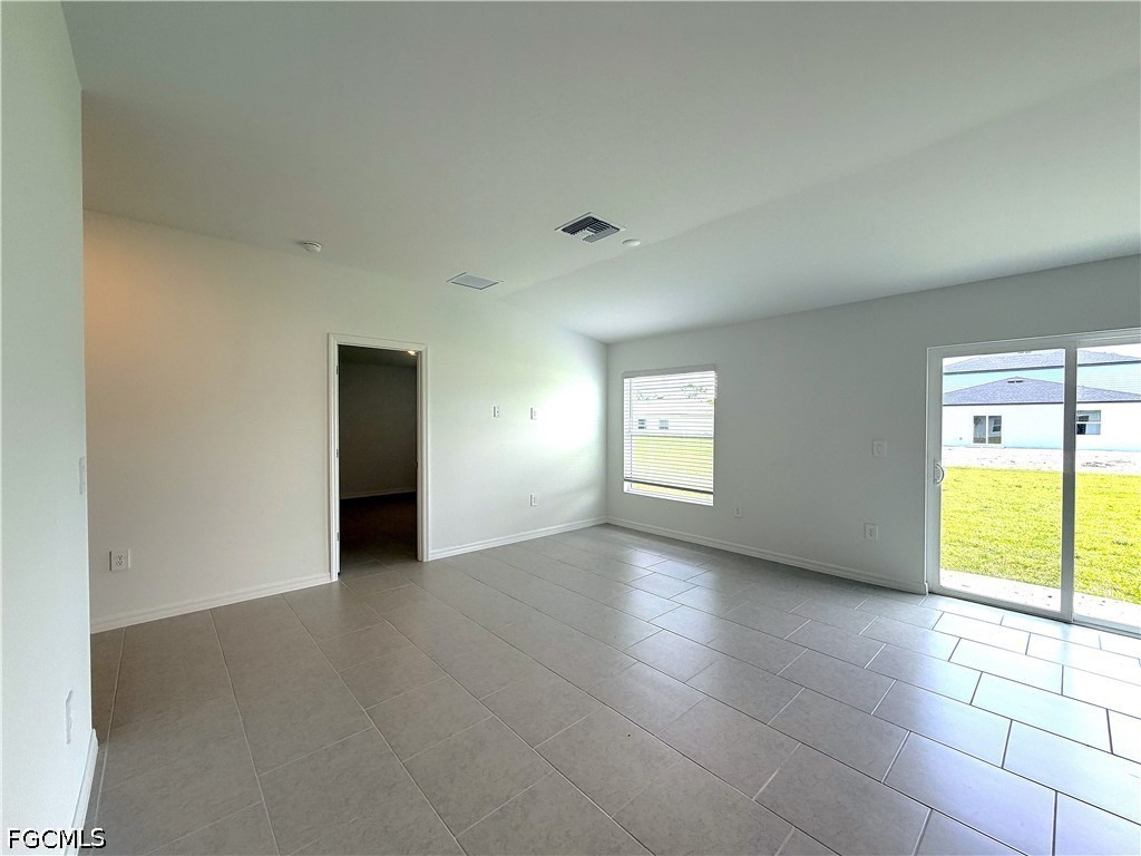 3 Bed SingleFamilyResidence for Sale in Crane Landing, photo 7