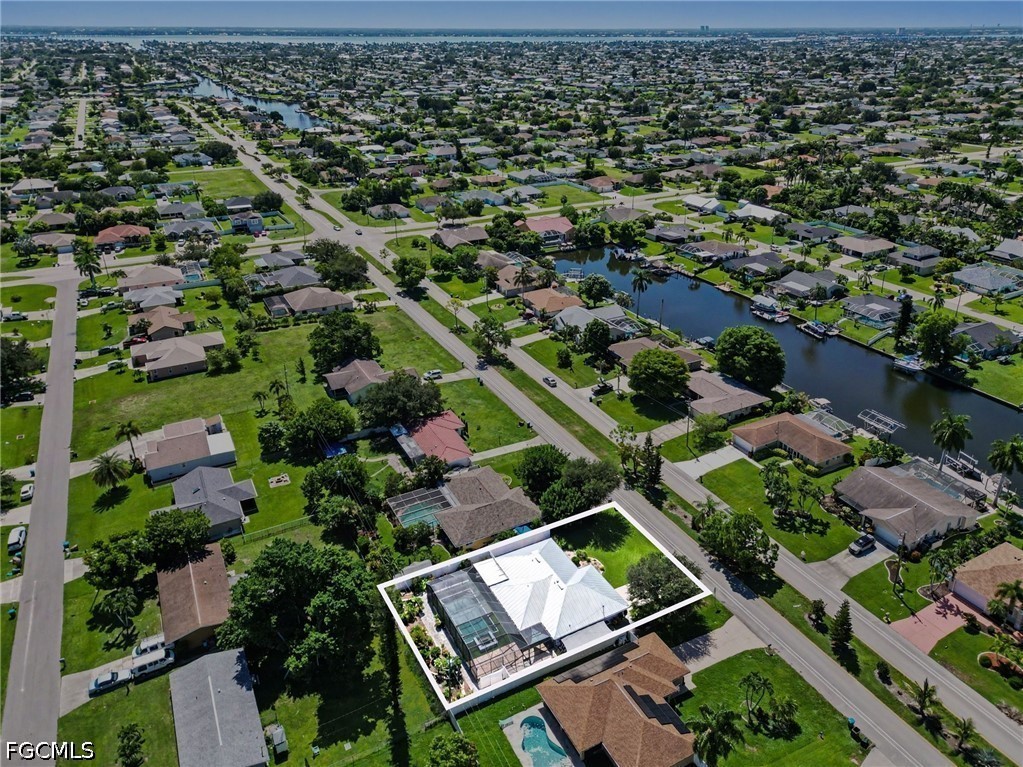 3 Bed Pool Home for Sale in Cape Coral, photo 7
