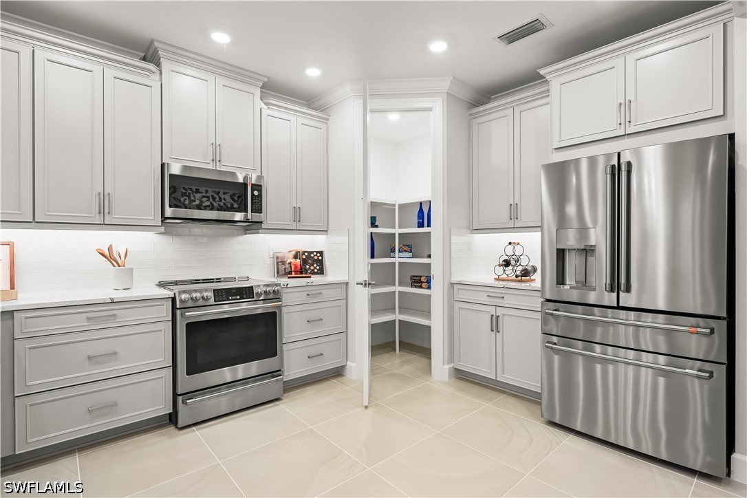 2 Bed Waterfront Home for Sale in Naples, photo 7