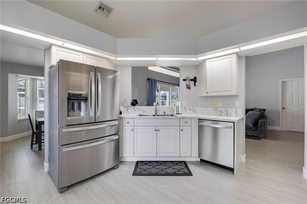 3 Bed Pool Home for Sale in Fort Myers, photo 7