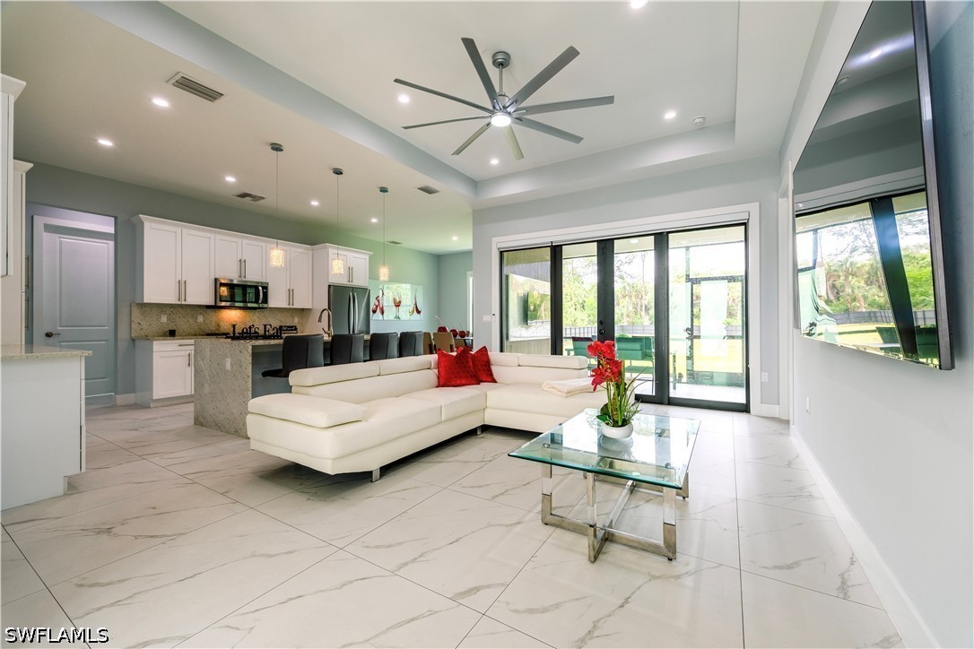 3 Bed SingleFamilyResidence for Sale in Naples, photo 7