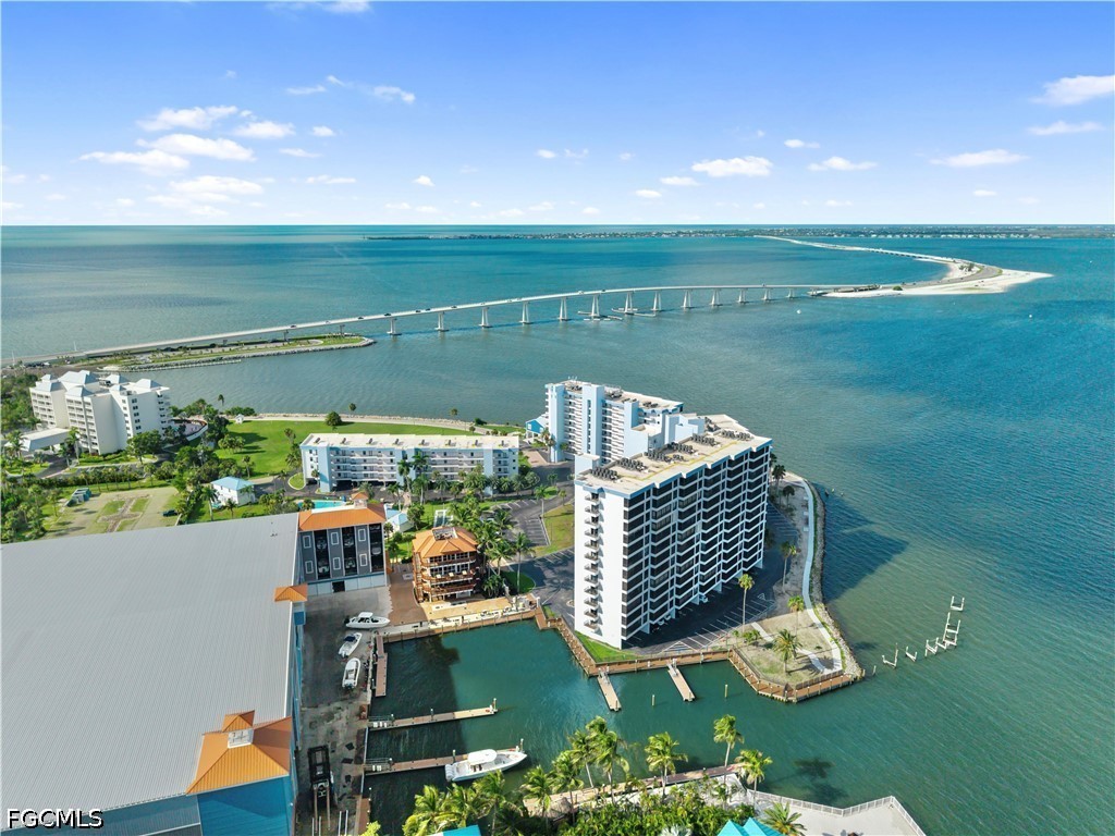 Waterfront Home for Sale in Fort Myers, photo 7
