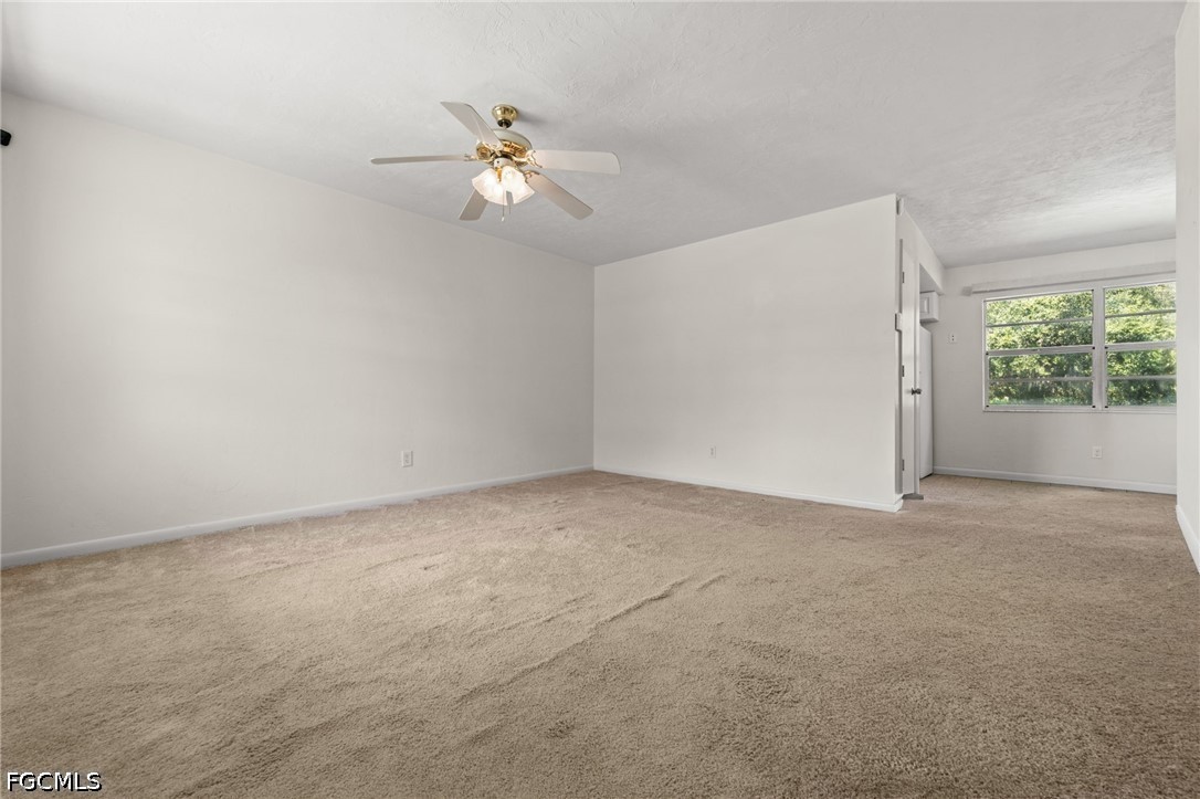 3 Bed SingleFamilyResidence for Sale in Fort Myers, photo 7