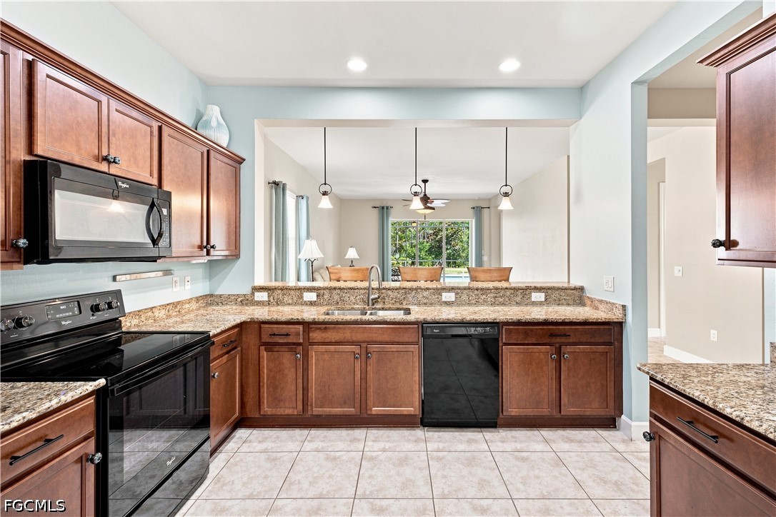 3 Bed Pool Home for Sale in Somerset, photo 7