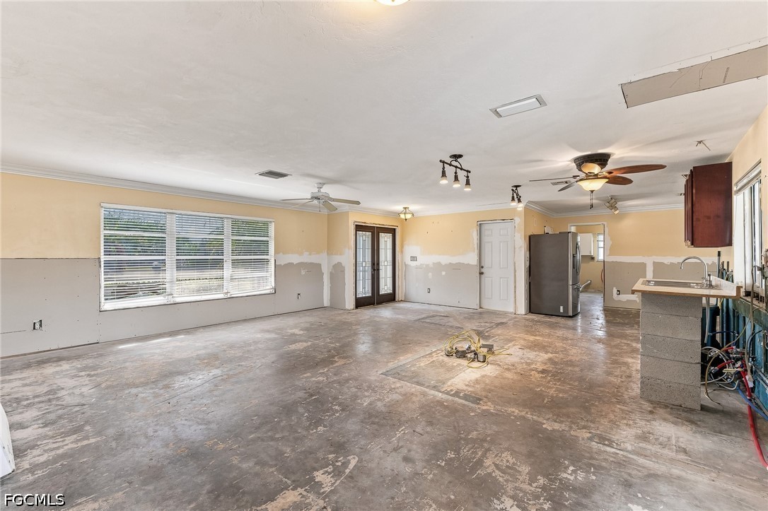 3 Bed Pool Home for Sale in Cape Coral, photo 7