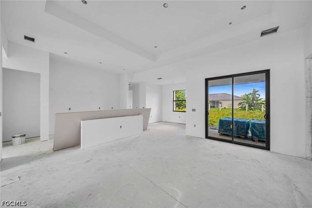 3 Bed SingleFamilyResidence for Sale in Cape Coral, photo 7