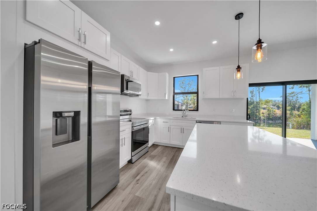 3 Bed Waterfront Home for Sale in Cape Coral, photo 7