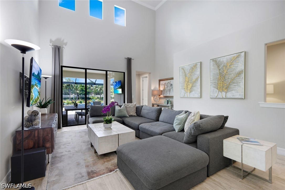 5 Bed Pool Home for Sale in Avery Square, photo 7