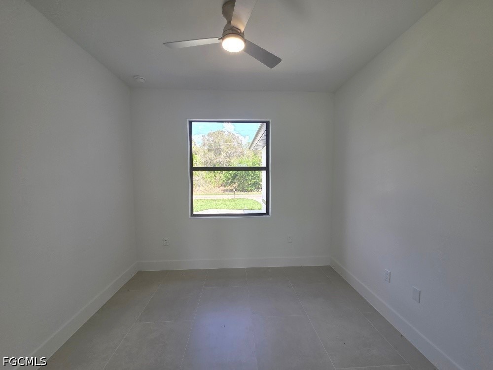 3 Bed SingleFamilyResidence for Sale in Lehigh Acres, photo 7