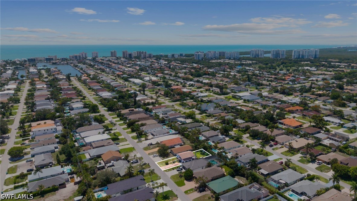 2 Bed SingleFamilyResidence for Sale in Naples, photo 7