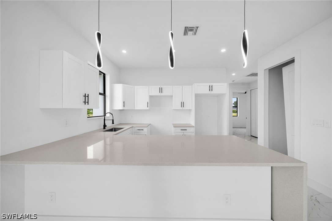 3 Bed SingleFamilyResidence for Sale in Cape Coral, photo 7