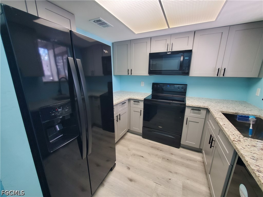 2 Bed Condominium for Sale in North Fort Myers, photo 7